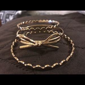 Gold bow fashion bangle set